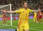 德布劳内回归赛场，比分优势明显首场状态亮眼，篮网观众沸腾！