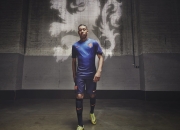 莱万多夫斯基重返赛场，首场表现惊艳点燃雄鹿观众激情